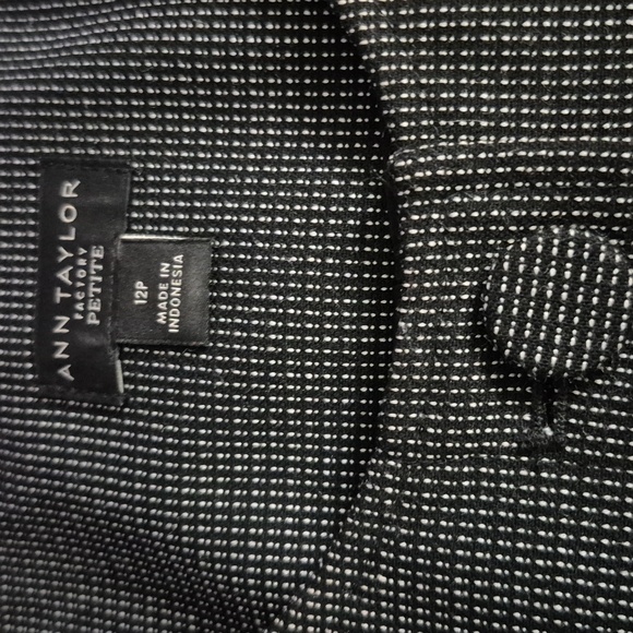 Ann Taylor Factory Petite Black/White Woven Collarless Blazer - Size 12P - Picture 5 of 8